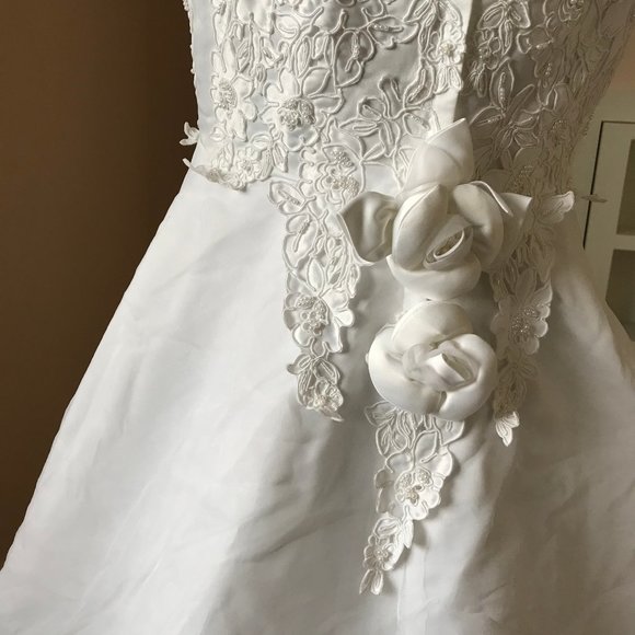 NEW Bridal Dress Cap Sleeve Embellished Satin Bodice Wedding Gown Scallop Train - Picture 10 of 13